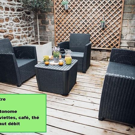 Superbe Appartement Avec Terrasse Au Calme Ernee Екстер'єр фото