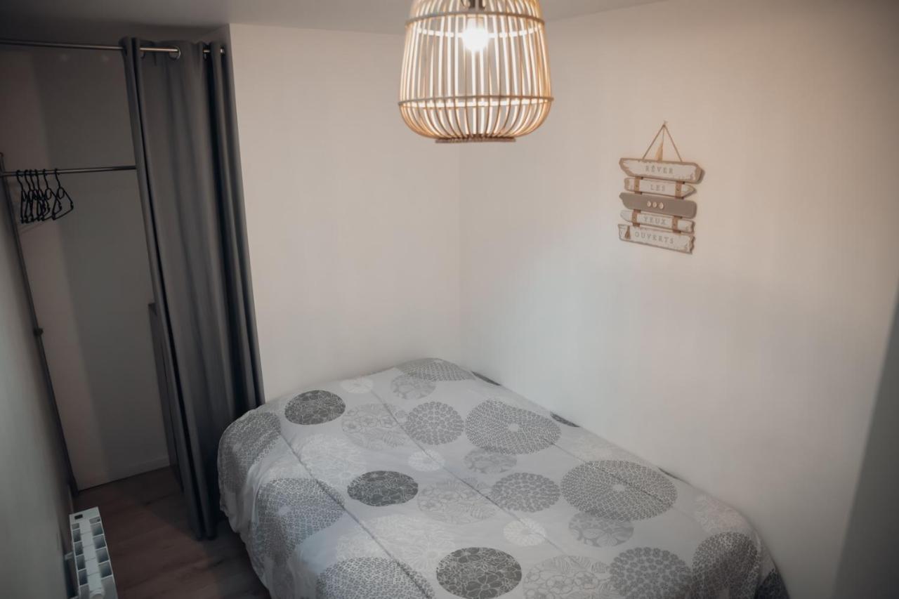 Superbe Appartement Avec Terrasse Au Calme Ernee Екстер'єр фото