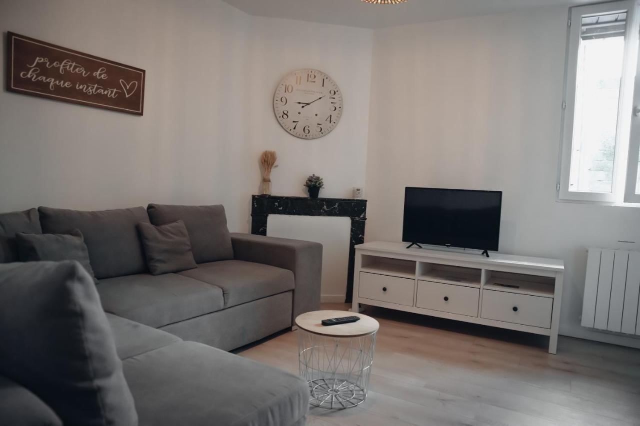 Superbe Appartement Avec Terrasse Au Calme Ernee Екстер'єр фото