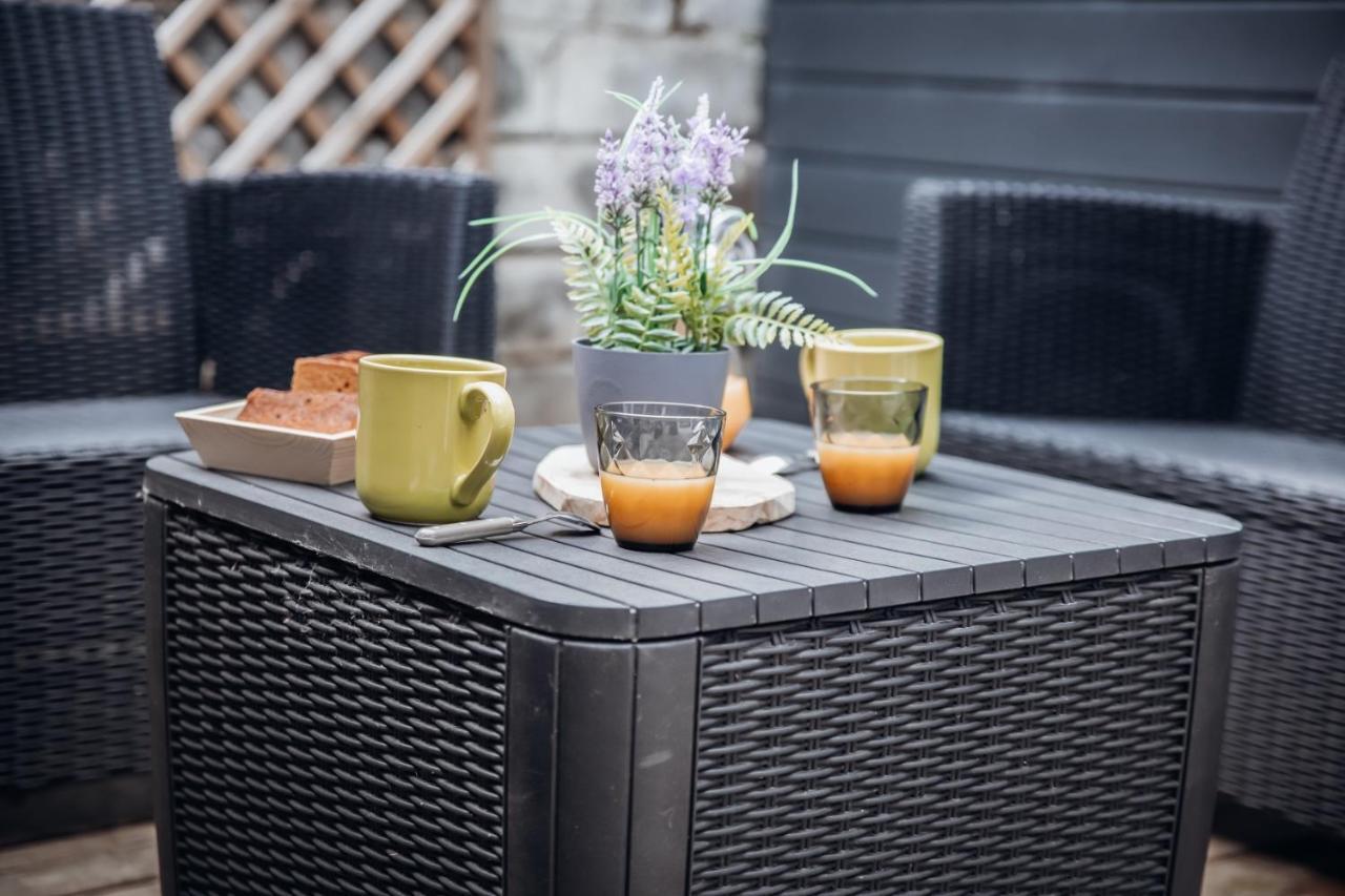 Superbe Appartement Avec Terrasse Au Calme Ernee Екстер'єр фото
