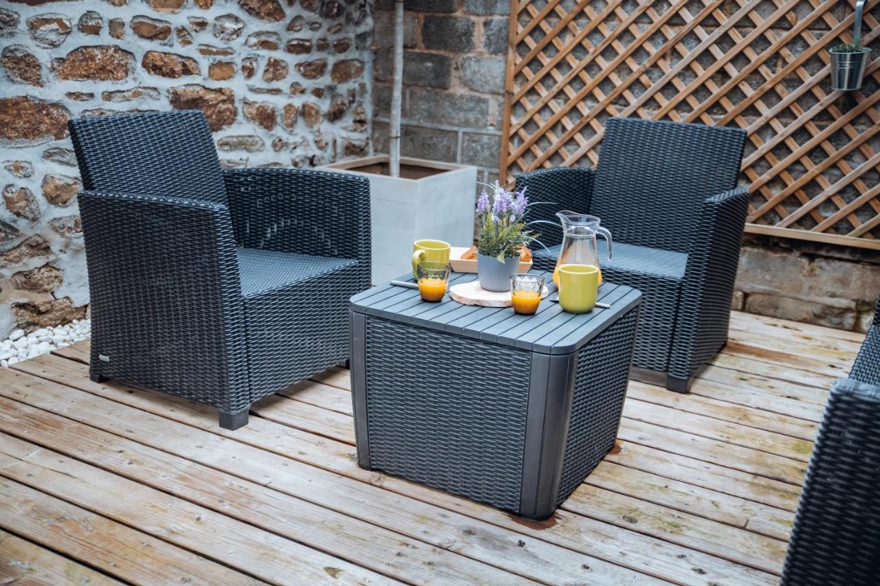 Superbe Appartement Avec Terrasse Au Calme Ernee Екстер'єр фото
